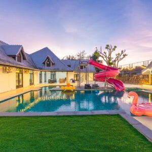 Deluxe pool villa
