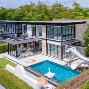chloe house